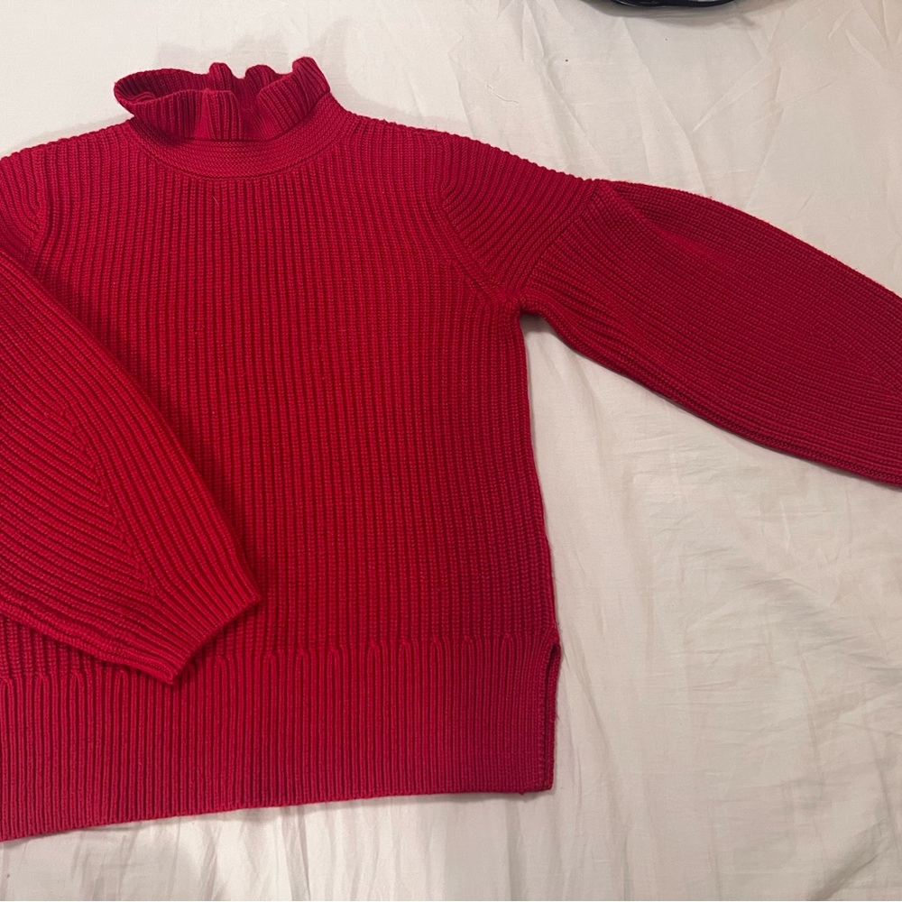 Club Monaco Classic Sweater

Near brand new condition, worn once.
Size S